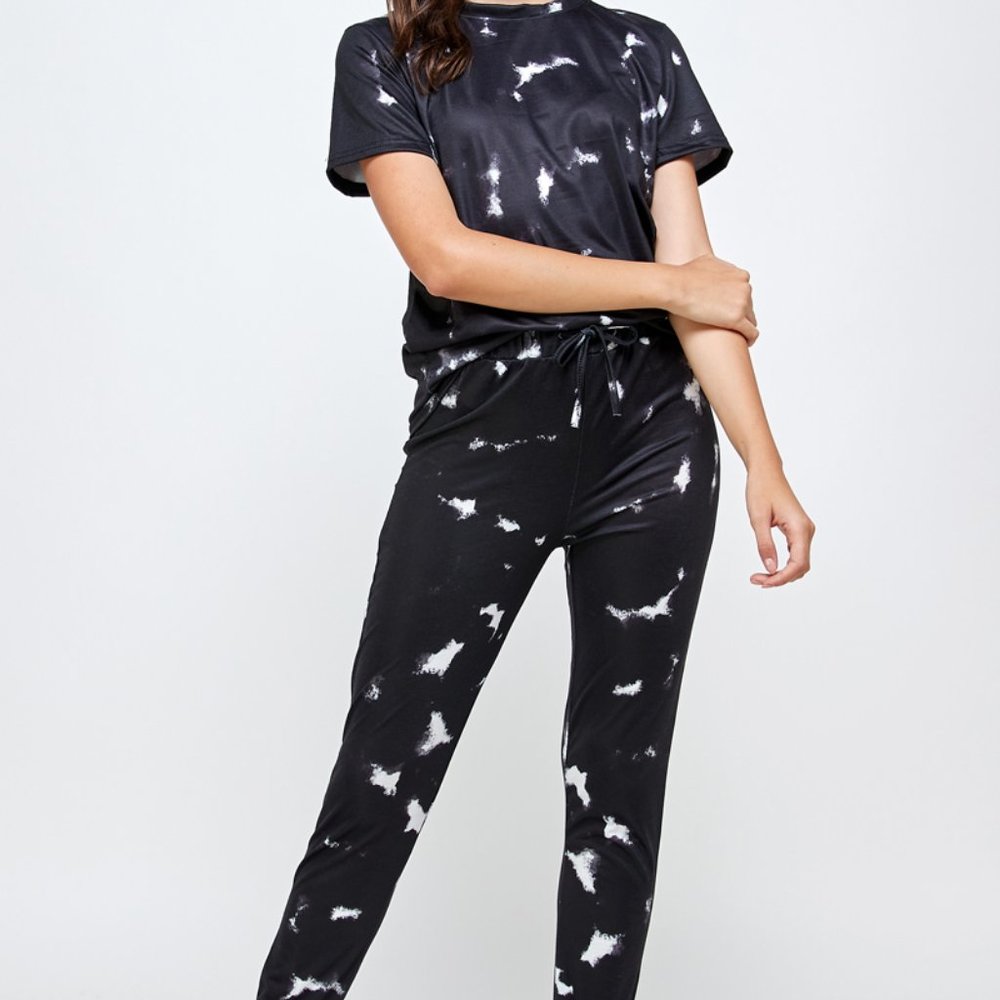TOP AND PANTS LOUNGE WEAR SET